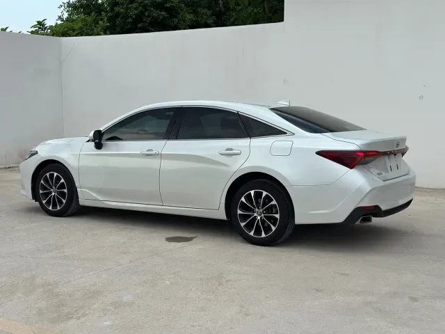Toyota Avalon — Фото автомобиля 19
