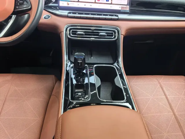 Geely Emgrand — Фото автомобиля 11