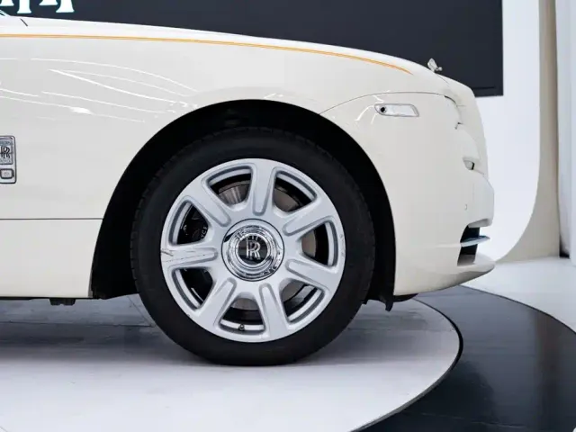 Rolls-Royce Wraith — Фото автомобиля 21
