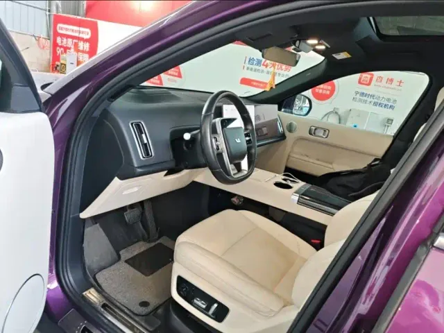 Li Auto L9 — Фото автомобиля 5