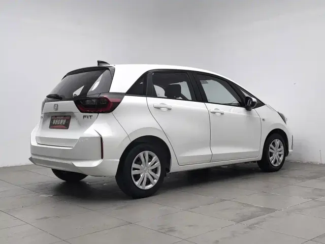 Honda Fit — Фото автомобиля 2
