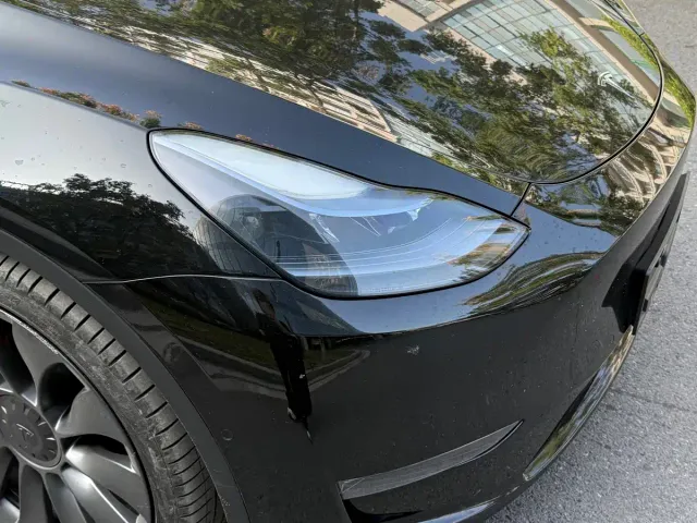 Tesla Model Y — Фото автомобиля 19