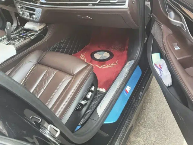 BMW 7 Series — Фото автомобиля 8