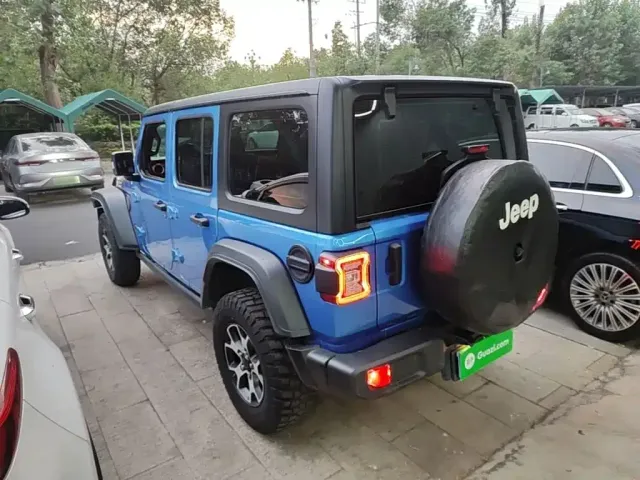 Jeep Wrangler — Фото автомобиля 4