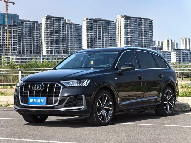 Фотография автомобиля — Audi Q7