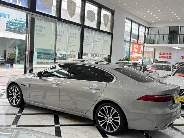 Jaguar XFL — Фото автомобиля 14