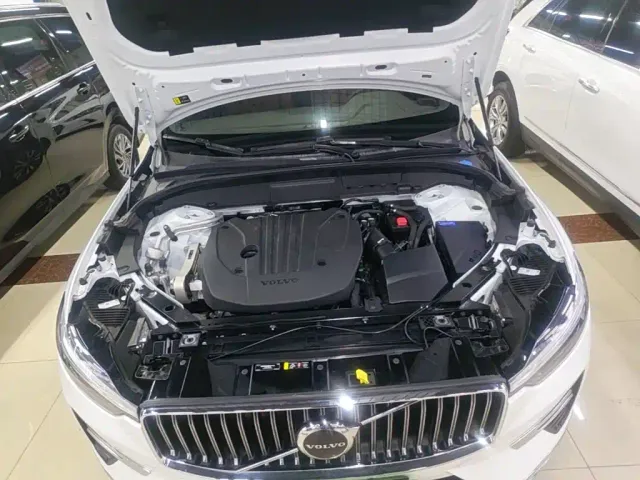 Volvo XC60 — Фото автомобиля 19
