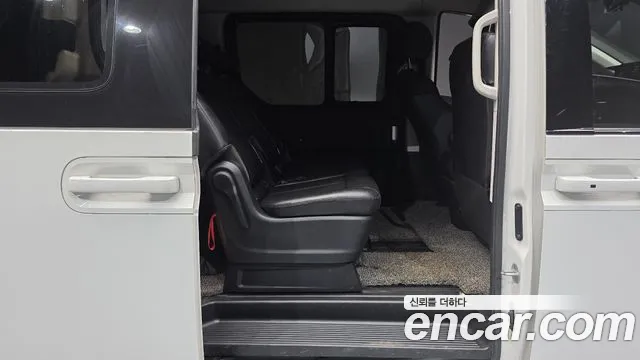 Hyundai Staria Staria 4WD Tourer 9 мест — Фото автомобиля 12