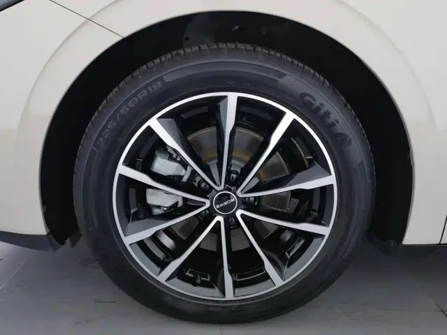 Roewe D7 — Фото автомобиля 17