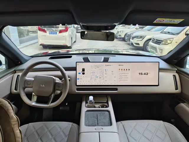 Li Auto L9 — Фото автомобиля 6