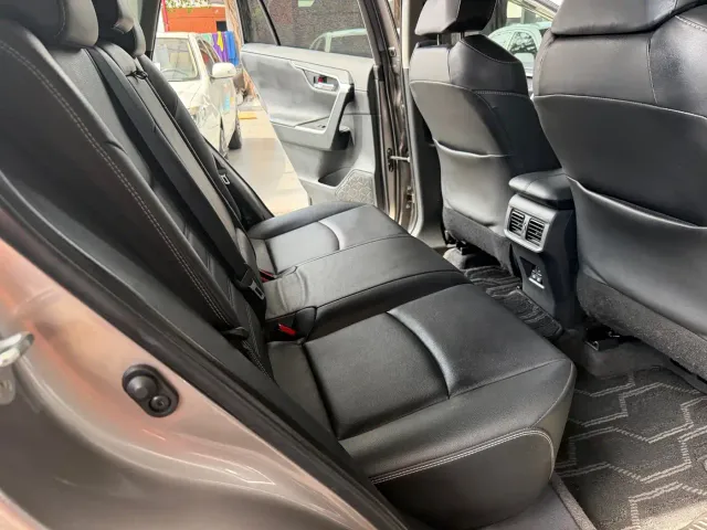 Toyota RAV4 — Фото автомобиля 12