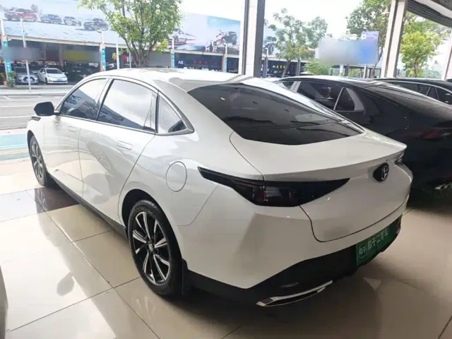 Changan Eado — Фото автомобиля 4