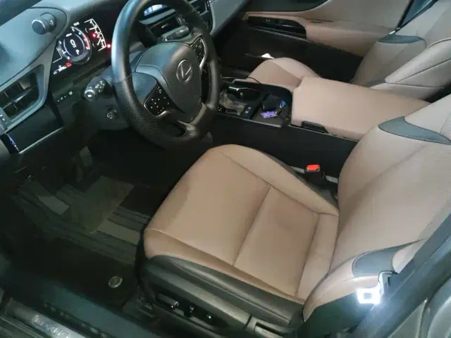 Lexus ES — Фото автомобиля 9