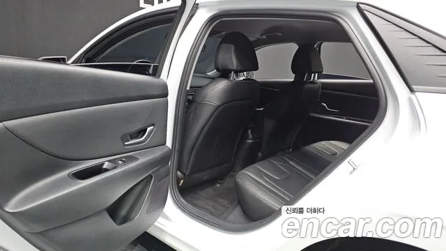 Hyundai Avante CN7 — Фото автомобиля 16