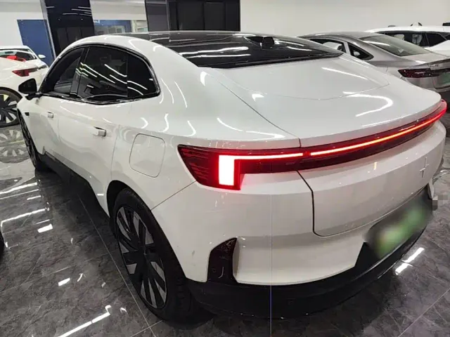Polestar 4 — Фото автомобиля 4
