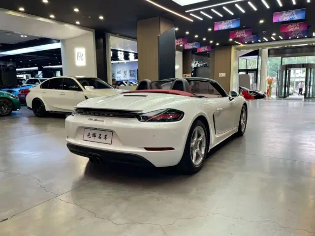 Porsche 718 — Фото автомобиля 18
