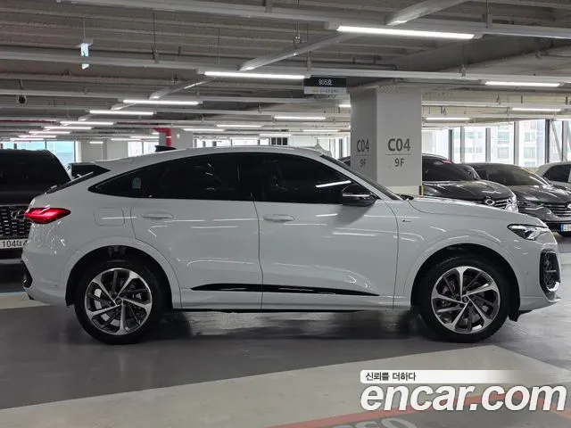 Audi Q5 40 TFSI quattro Sportback S Line — Фото автомобиля 4