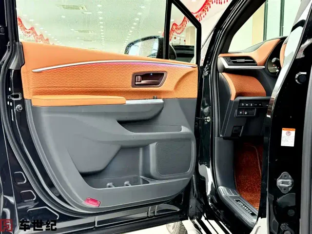 Toyota Granvia — Фото автомобиля 3