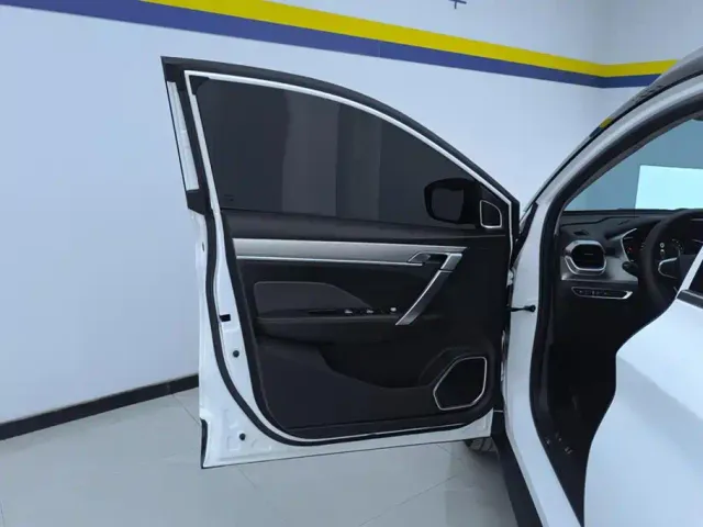 Geely Binyue — Фото автомобиля 7