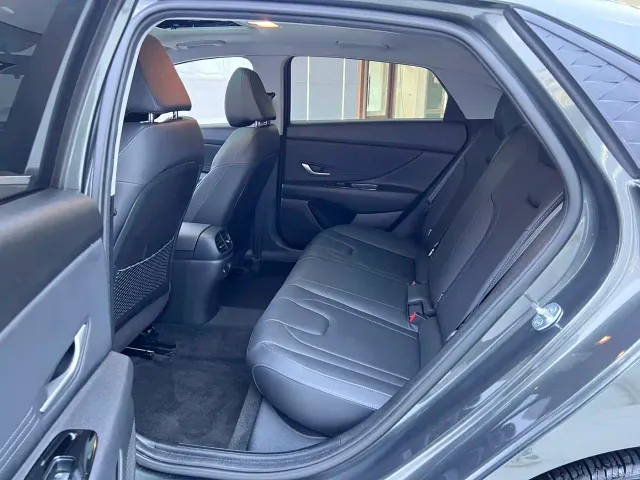Hyundai Elantra — Фото автомобиля 13