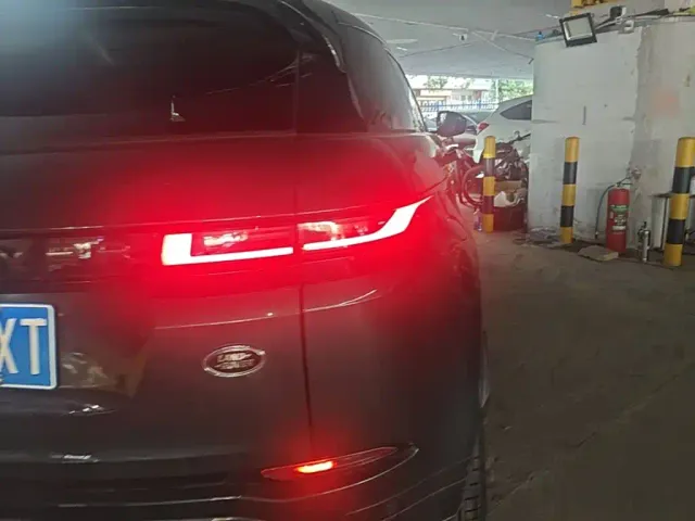 Land Rover Range Rover Evoque — Фото автомобиля 23