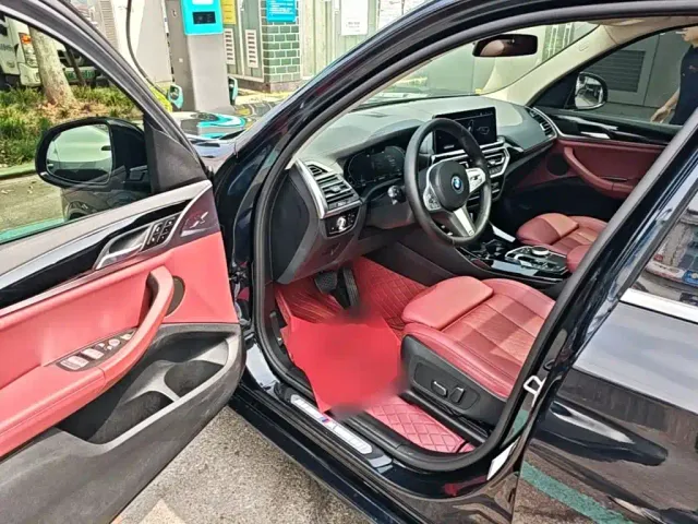 BMW iX3 — Фото автомобиля 15