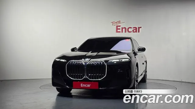 BMW 7-Series 7 серия (G70) 740i xDrive M Sport — Фото автомобиля 3
