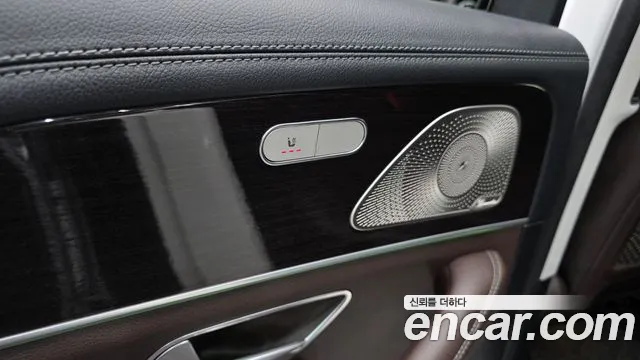 Mercedes-Benz GLE-Class — Фото автомобиля 28