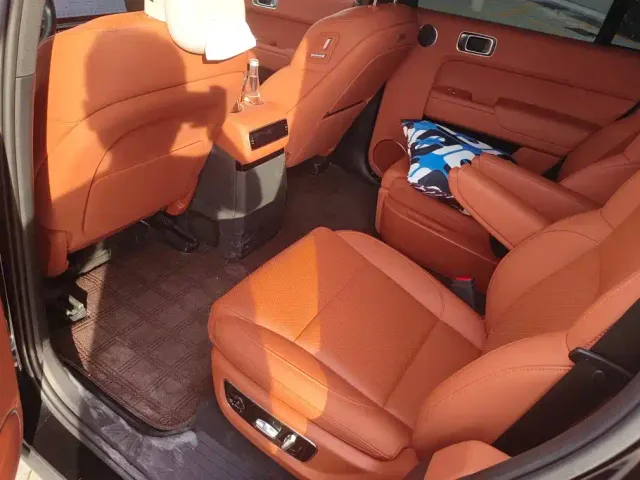 Li Auto L9 — Фото автомобиля 11