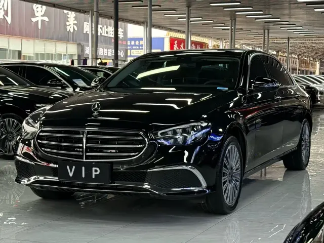 Фотография автомобиля — Mercedes-Benz E-Class