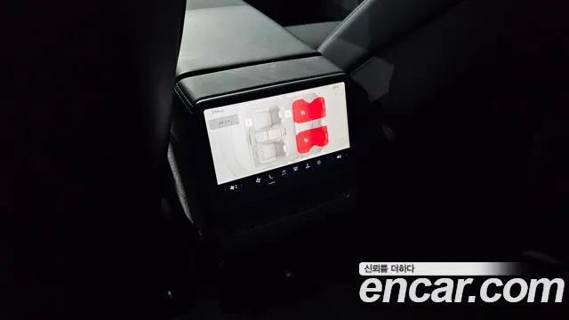Tesla Model 3 — Фото автомобиля 15
