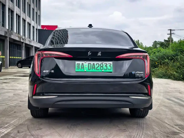 Hongqi E-QM5 — Фото автомобиля 8