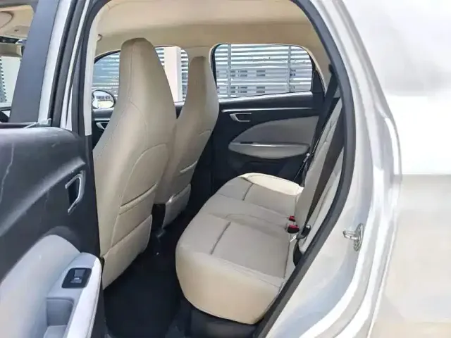 Leapmotor T03 — Фото автомобиля 9