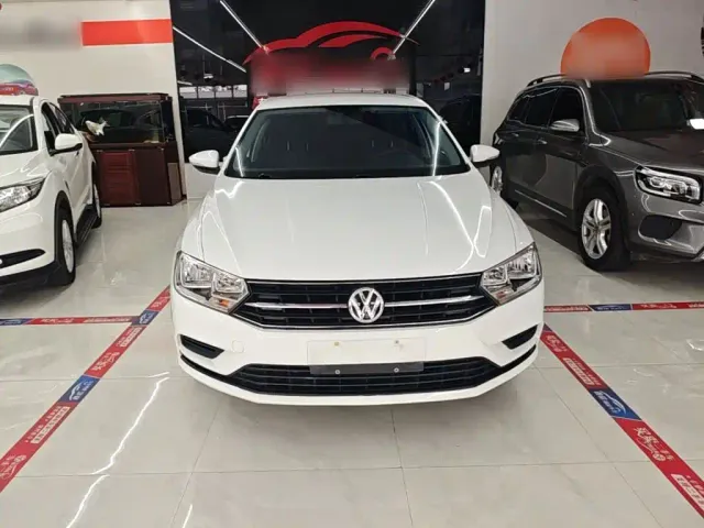 Volkswagen Bora — Фото автомобиля 2