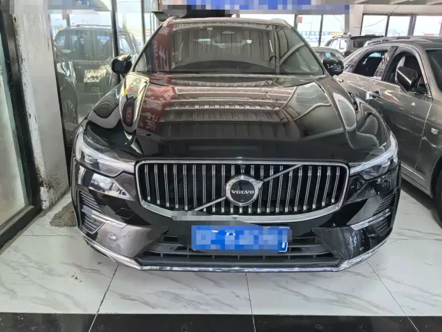 Volvo XC60 — Фото автомобиля 2