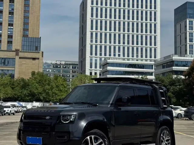 Land Rover Defender — Фото автомобиля 2