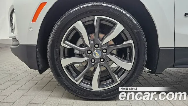 Chevrolet Equinox — Фото автомобиля 4