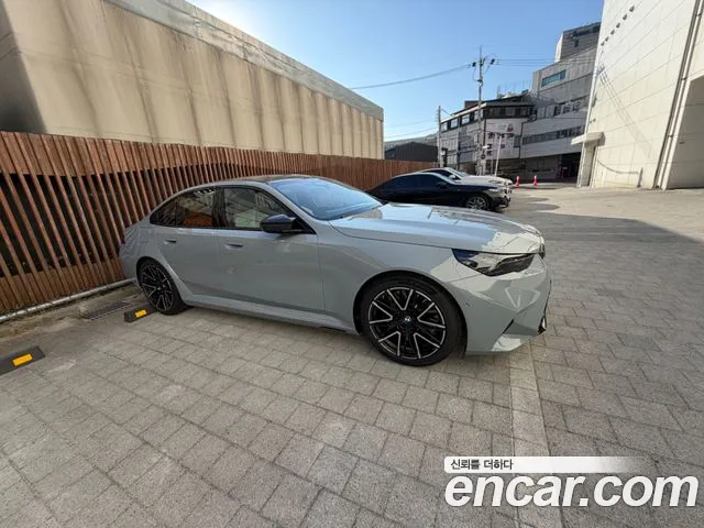 BMW M5 G90 — Фото автомобиля 8