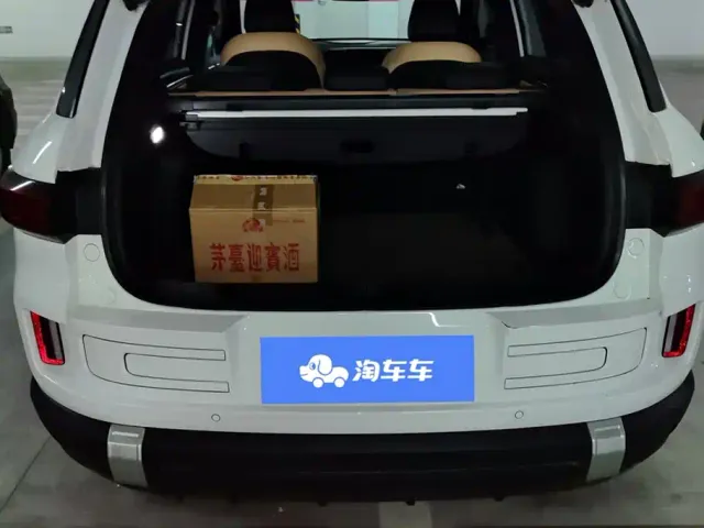 Geely Geely ICON 2023 1.5TD Chocolate Premium Edition — Фото автомобиля 4