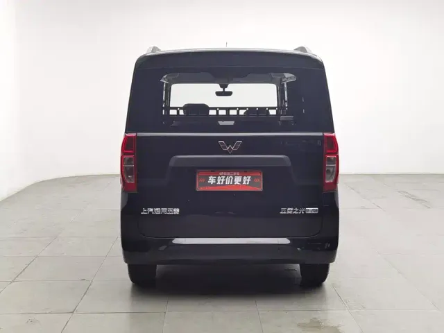 Wuling Zhiguang NEV — Фото автомобиля 4