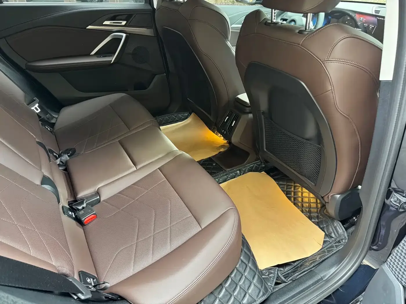 BMW BMW iX1 2023 eDrive25L M Sport Package — Фото автомобиля 9