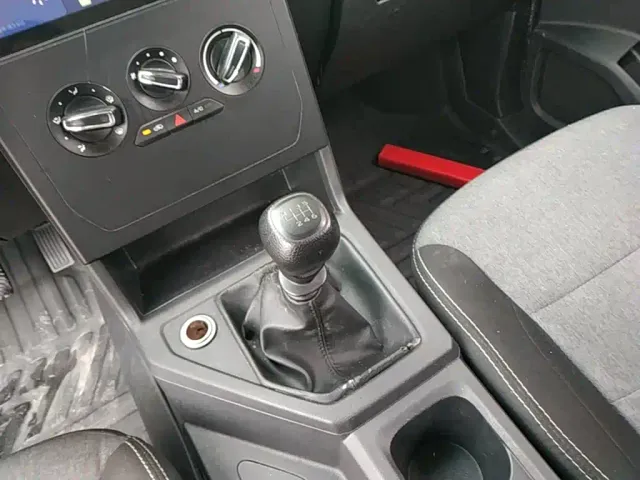 Wuling Hongguang Plus — Фото автомобиля 13