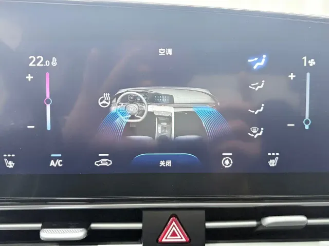 Hyundai Elantra — Фото автомобиля 14