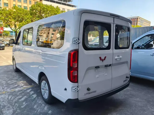 Wuling Yangguang L — Фото автомобиля 5