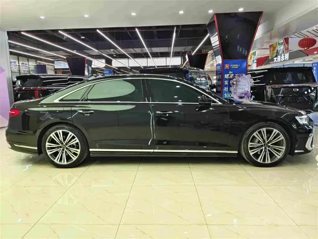 Audi A8 — Фото автомобиля 13