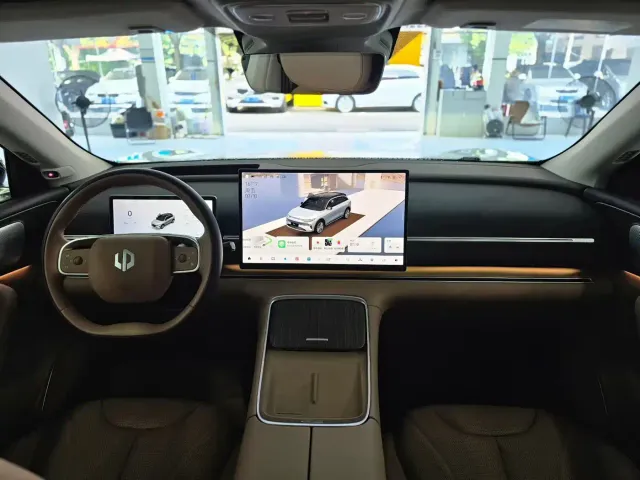 Leapmotor C11 — Фото автомобиля 5