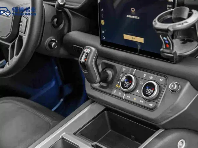 Land Rover Defender — Фото автомобиля 19