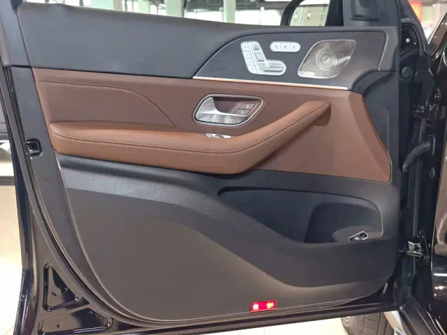 Mercedes-Benz GLE-Class — Фото автомобиля 27
