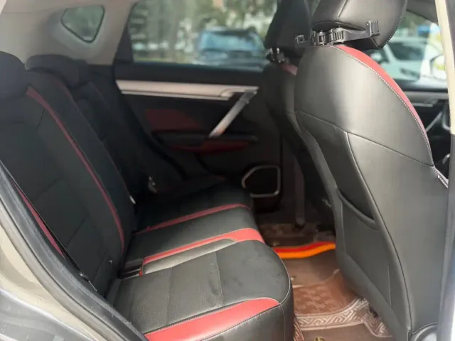 Geely Binyue — Фото автомобиля 12