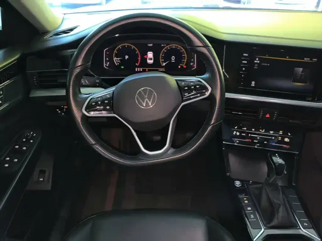 Volkswagen Passat — Фото автомобиля 10